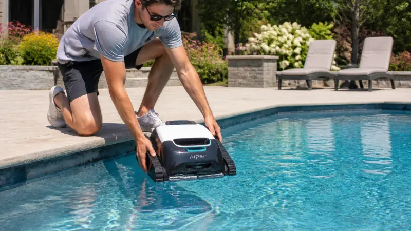 Robot piscine à batterie : avantages, autonomie et meilleurs modèles